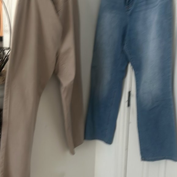 Women's Clothing - Picture 2 of 2